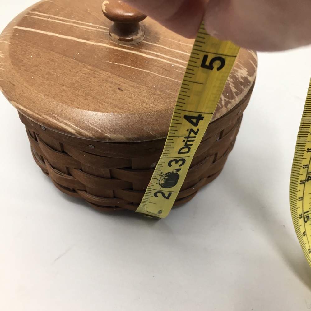 Small round Longaberger basket with cover & liner